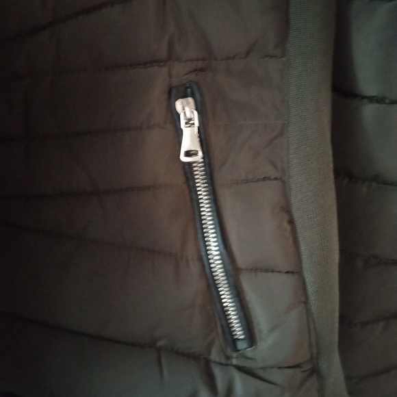 💚🫒Olive Khaki Green Puffer Coat Black Faux Fur Collar | Snobbish | Size M 🫒💚 - Picture 3 of 7